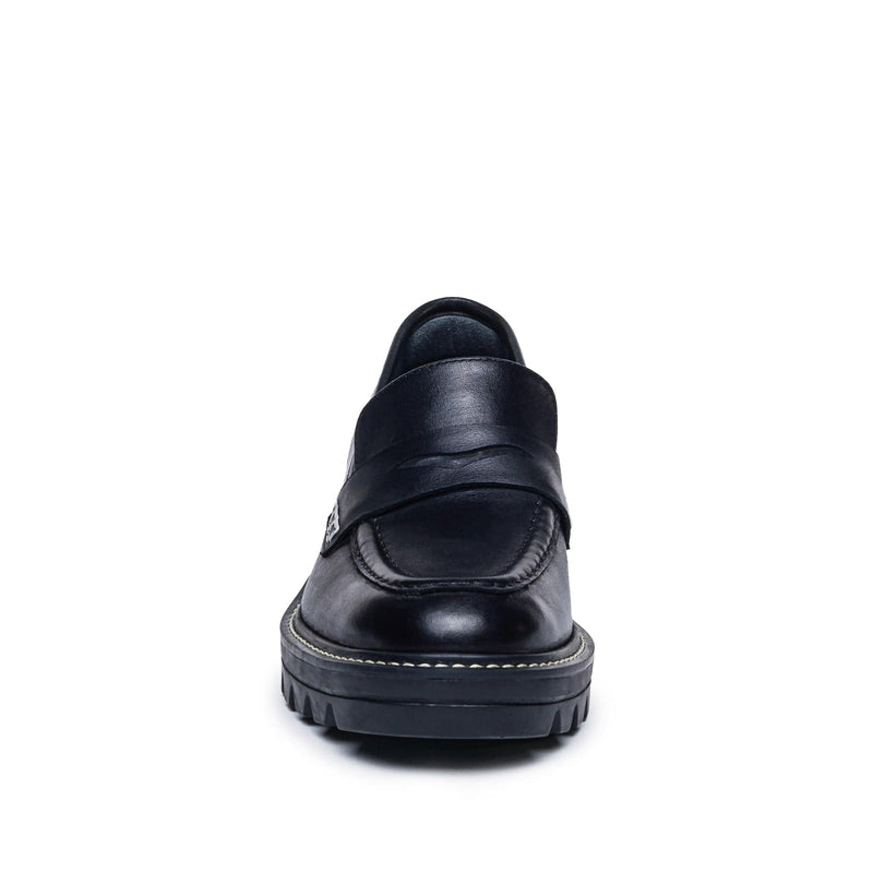 Black Women Bernardo Chandler Lug-Sole Loafers | XPW5920UJ