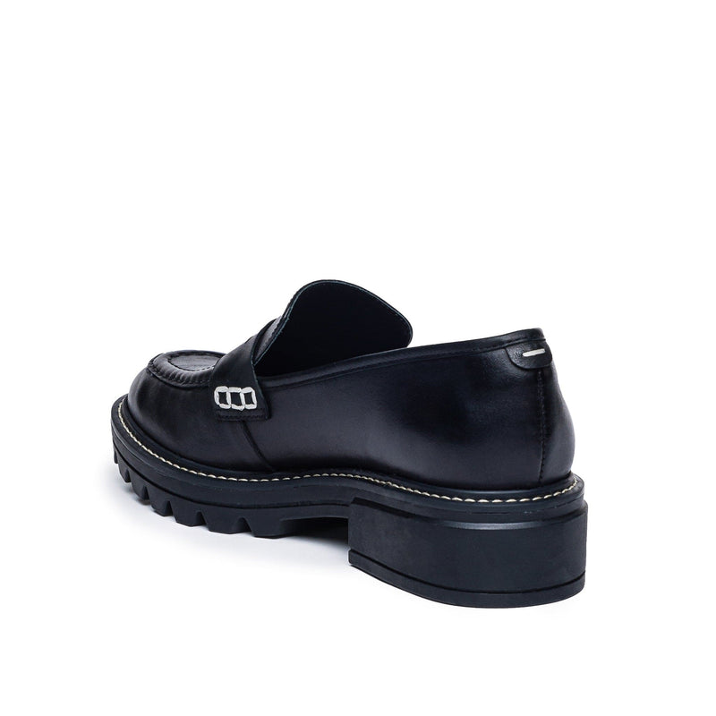 Black Women Bernardo Chandler Lug-Sole Loafers | XPW5920UJ