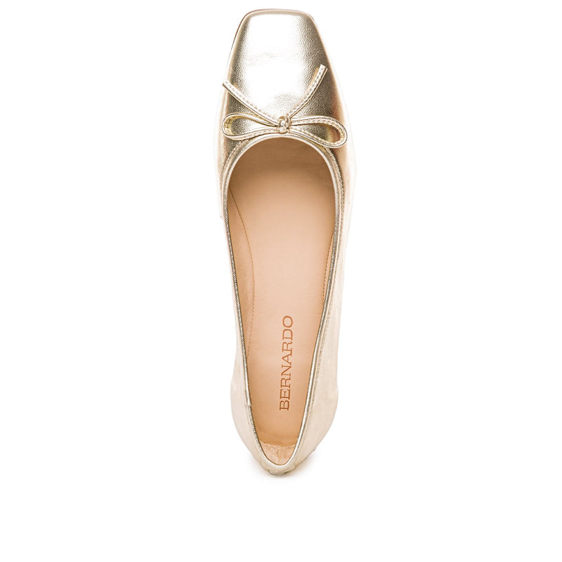 Gold Women Bernardo Gwynn Ballet Flats | CWM8443KQ