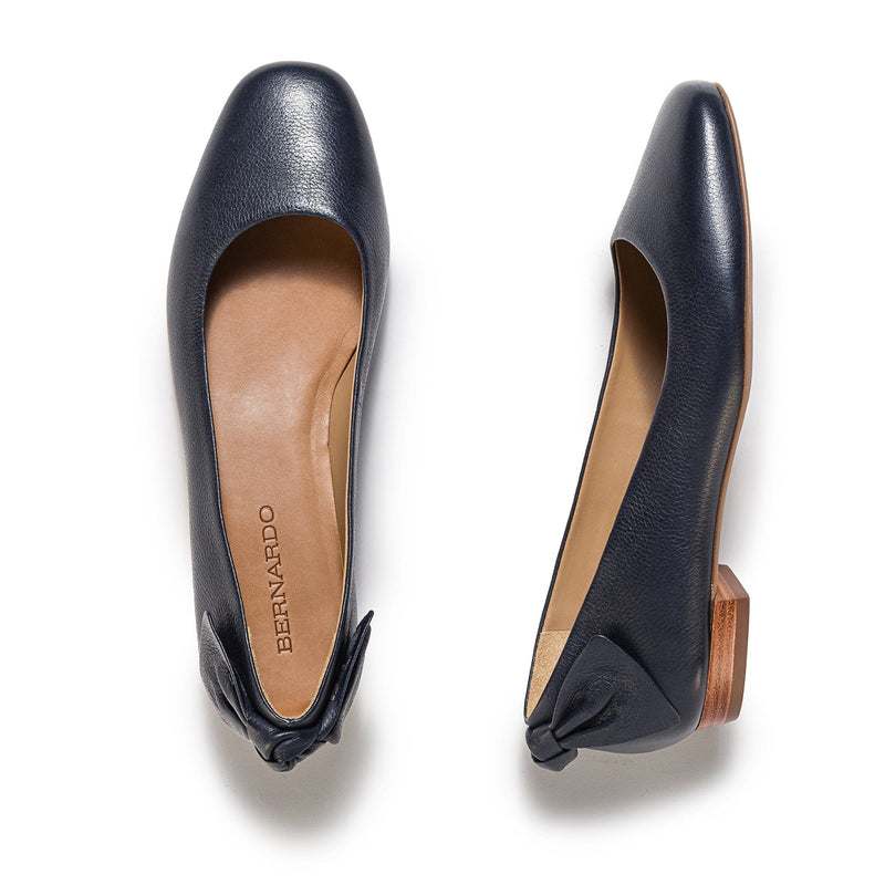 Navy Women Bernardo Eloisa Bow Ballet Flats | OEY7980HZ